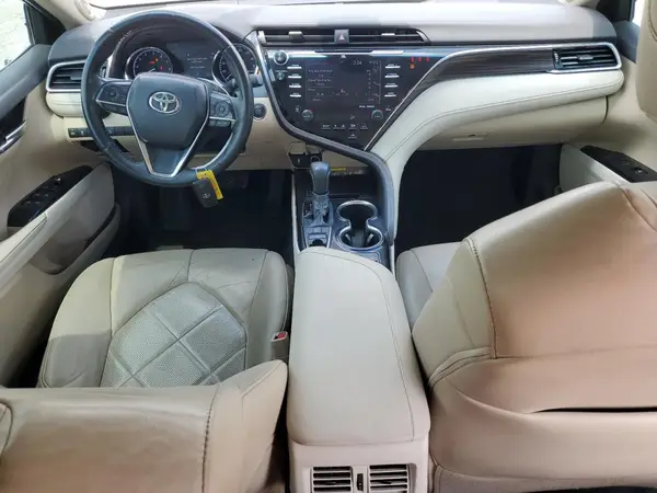 4T1B11HK0JU142677 2018 TOYOTA CAMRY - Image 8