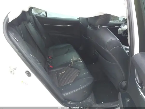 4T1B11HK0JU143022 2018 TOYOTA CAMRY - Image 8