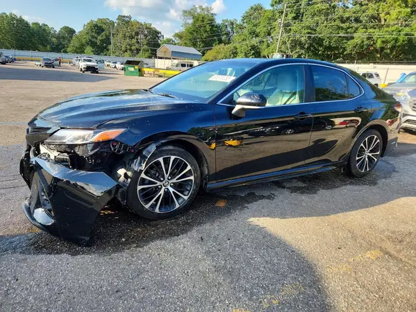 4T1B11HK0JU145384 2018 TOYOTA CAMRY - Image 1