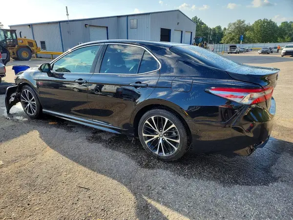 4T1B11HK0JU145384 2018 TOYOTA CAMRY - Image 2