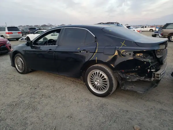 4T1B11HK0JU145756 2018 TOYOTA CAMRY - Image 2