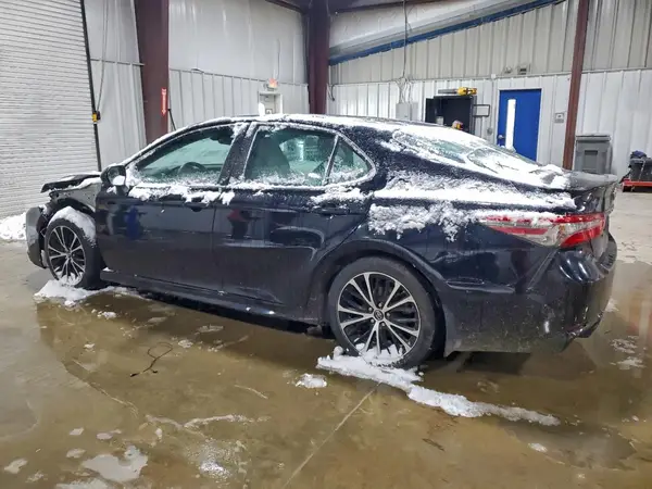 4T1B11HK0JU148012 2018 TOYOTA CAMRY - Image 2