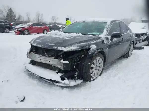 4T1B11HK0JU152836 2018 TOYOTA CAMRY - Image 2