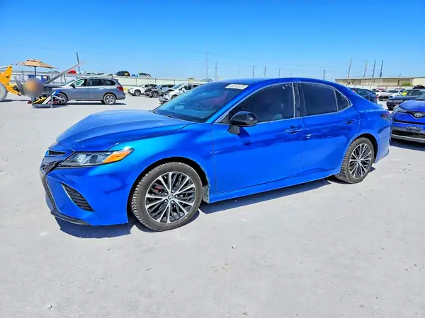 4T1B11HK0JU153677 2018 TOYOTA CAMRY - Image 1