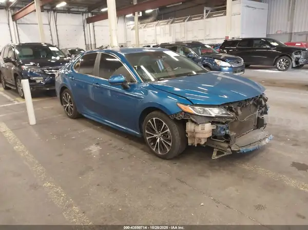 4T1B11HK0JU153775 2018 TOYOTA CAMRY - Image 1