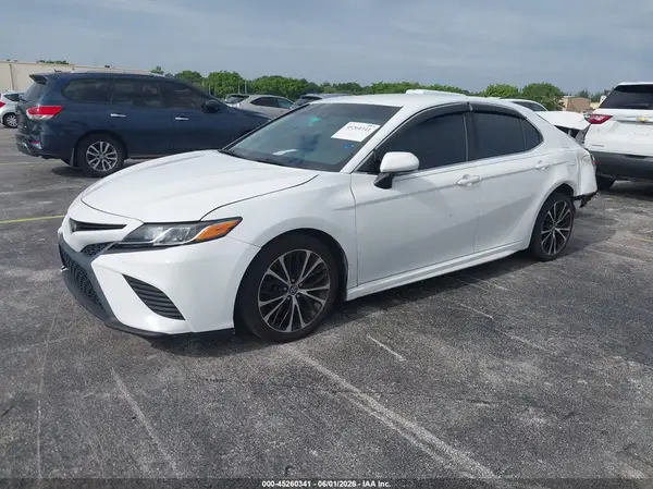 4T1B11HK0JU154103 2018 TOYOTA CAMRY - Image 2