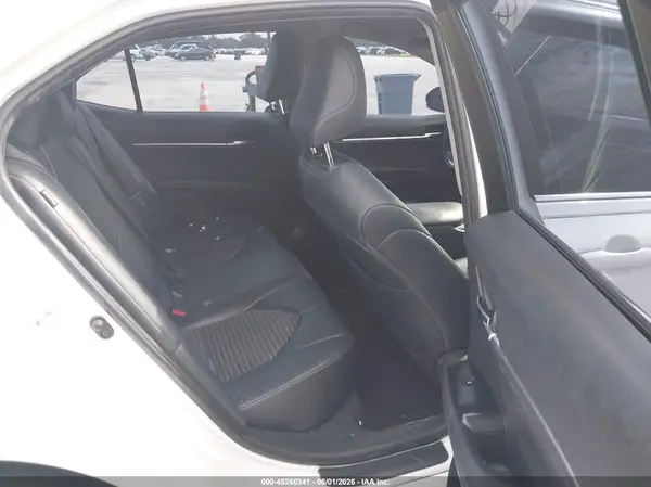 4T1B11HK0JU154103 2018 TOYOTA CAMRY - Image 8