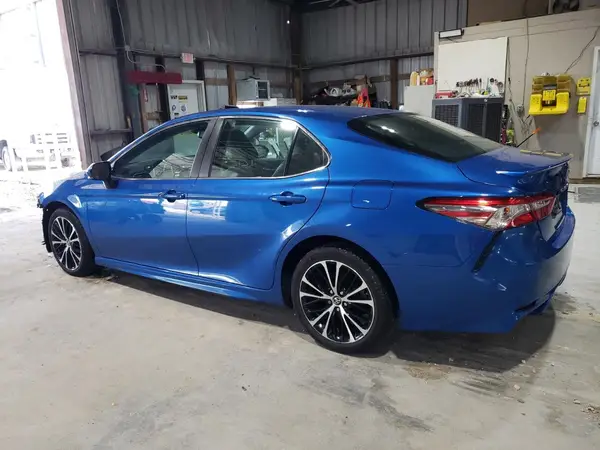 4T1B11HK0JU158457 2018 TOYOTA CAMRY - Image 2