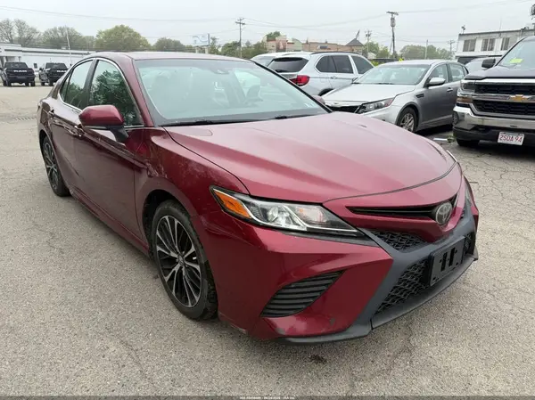 4T1B11HK0JU500358 2018 TOYOTA CAMRY - Image 1