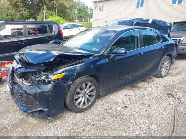 4T1B11HK0JU502207 2018 TOYOTA CAMRY - Image 2