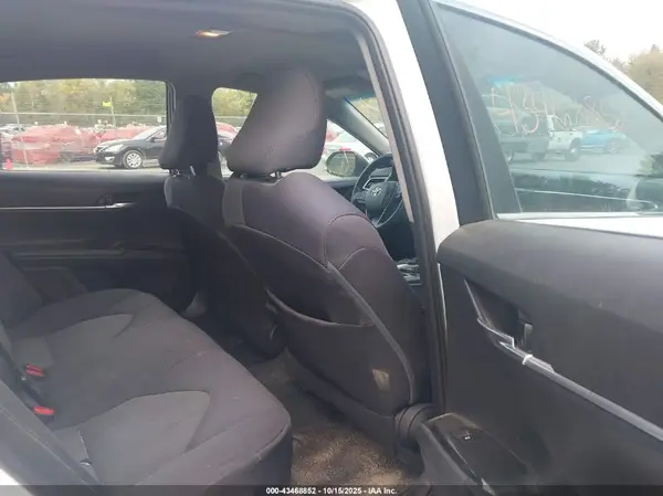 4T1B11HK0JU502238 2018 TOYOTA CAMRY - Image 8
