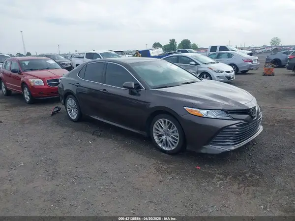 4T1B11HK0JU502398 2018 TOYOTA CAMRY - Image 1