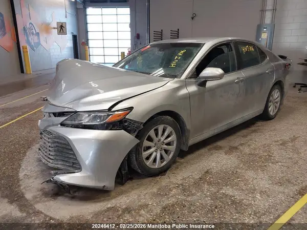 4T1B11HK0JU505561 2018 TOYOTA CAMRY - Image 2