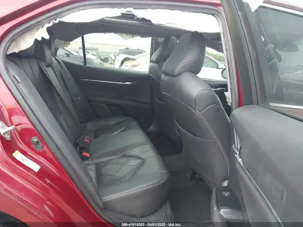 4T1B11HK0JU505771 2018 TOYOTA CAMRY - Image 8
