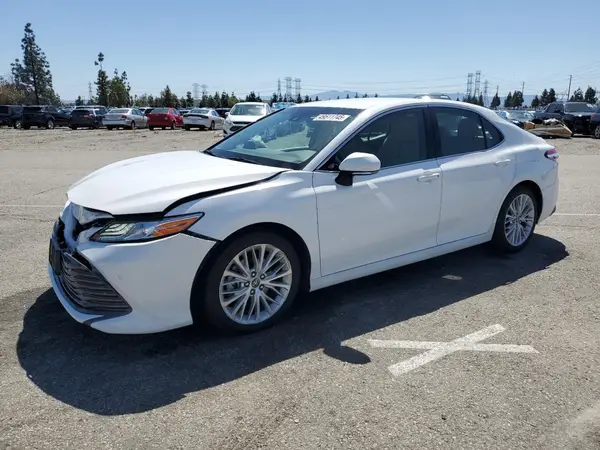 4T1B11HK0JU506595 2018 TOYOTA CAMRY - Image 1