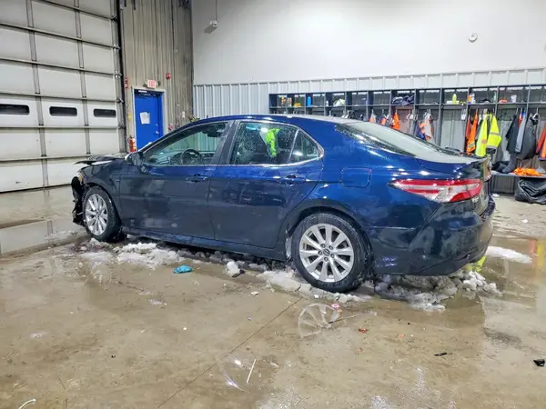 4T1B11HK0JU506869 2018 TOYOTA CAMRY - Image 2