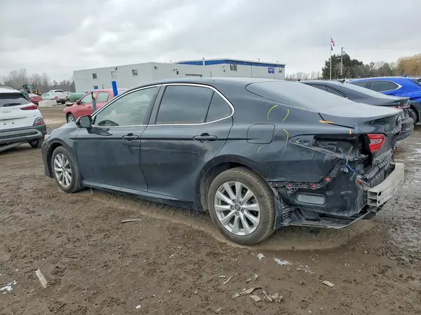 4T1B11HK0JU507374 2018 TOYOTA CAMRY - Image 2