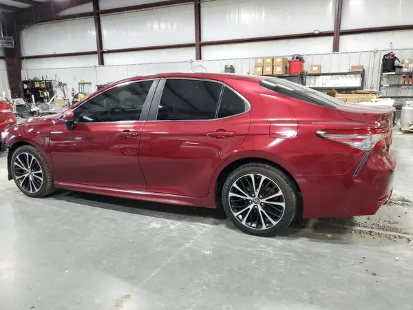 4T1B11HK0JU507925 2018 TOYOTA CAMRY - Image 2