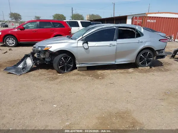 4T1B11HK0JU509545 2018 TOYOTA CAMRY - Image 2