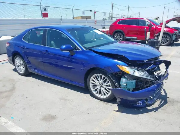 4T1B11HK0JU509853 2018 TOYOTA CAMRY - Image 1