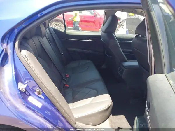 4T1B11HK0JU509853 2018 TOYOTA CAMRY - Image 8