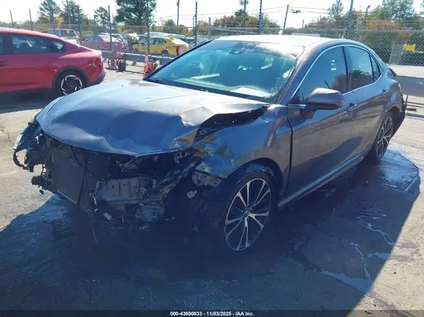 4T1B11HK0JU512350 2018 TOYOTA CAMRY - Image 2