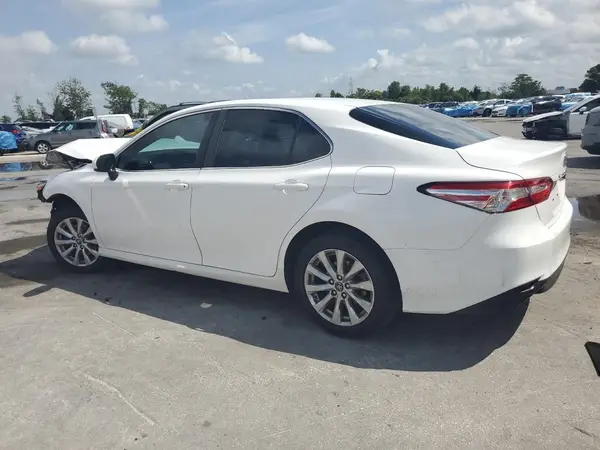 4T1B11HK0JU512400 2018 TOYOTA CAMRY - Image 2