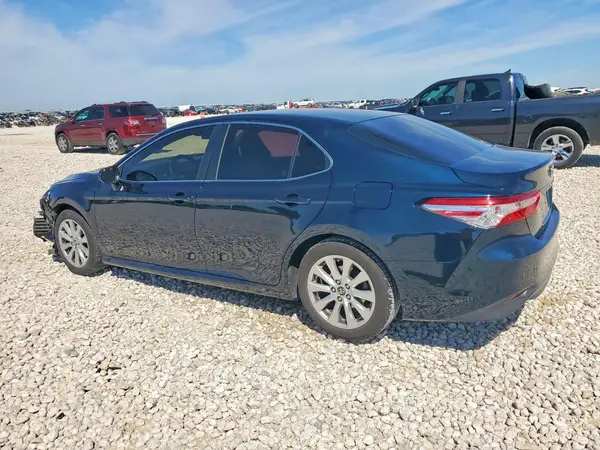 4T1B11HK0JU514339 2018 TOYOTA CAMRY - Image 2
