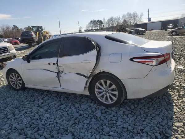 4T1B11HK0JU515801 2018 TOYOTA CAMRY - Image 2