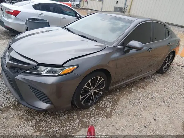 4T1B11HK0JU516270 2018 TOYOTA CAMRY - Image 2