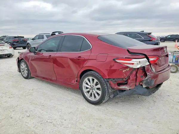 4T1B11HK0JU516575 2018 TOYOTA CAMRY - Image 2