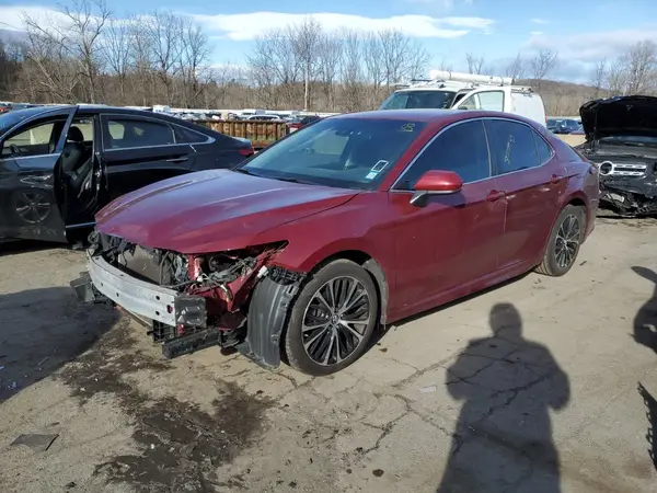 4T1B11HK0JU520366 2018 TOYOTA CAMRY - Image 1