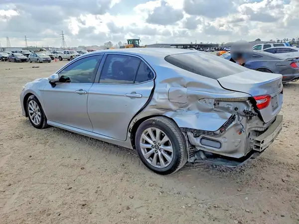 4T1B11HK0JU521016 2018 TOYOTA CAMRY - Image 2
