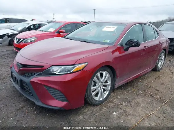 4T1B11HK0JU523347 2018 TOYOTA CAMRY - Image 2