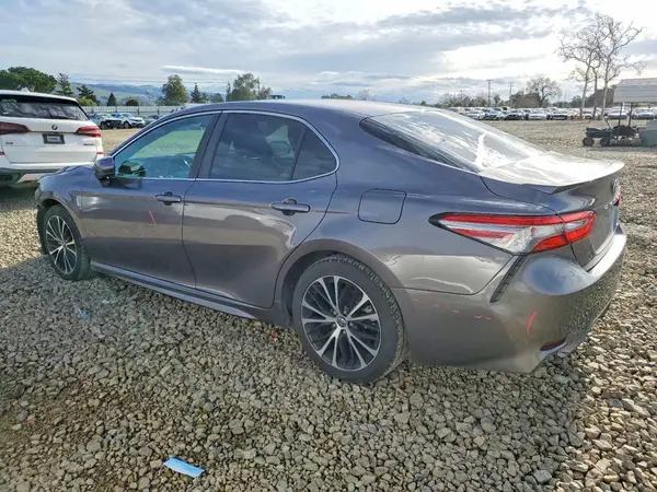 4T1B11HK0JU523686 2018 TOYOTA CAMRY - Image 2