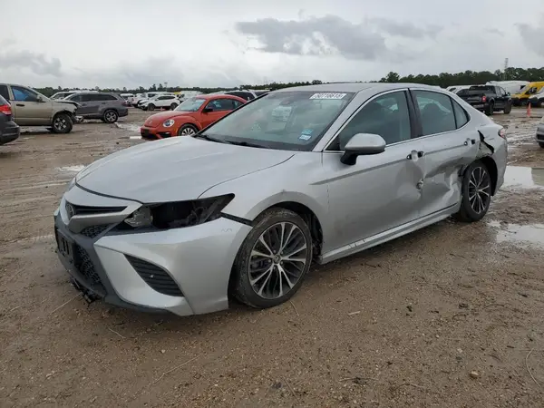 4T1B11HK0JU523719 2018 TOYOTA CAMRY - Image 1