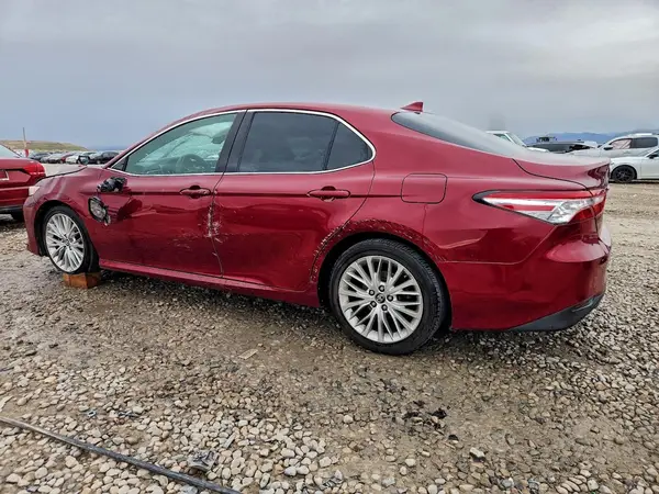 4T1B11HK0JU524076 2018 TOYOTA CAMRY - Image 2