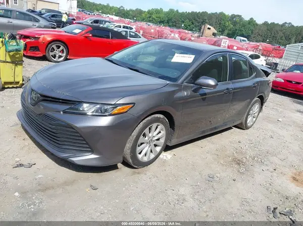4T1B11HK0JU524109 2018 TOYOTA CAMRY - Image 2