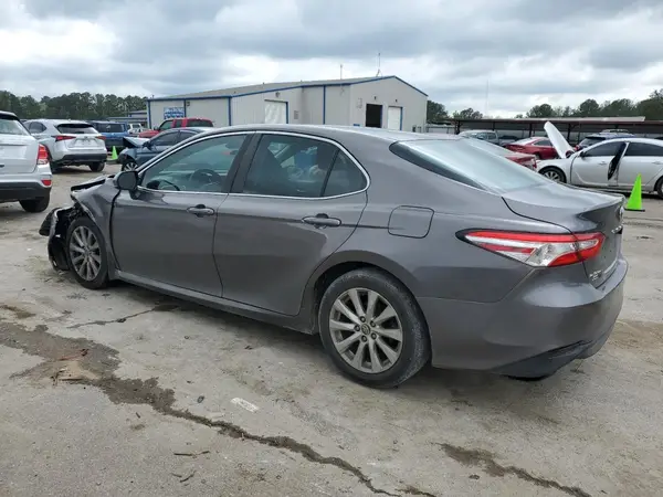 4T1B11HK0JU524546 2018 TOYOTA CAMRY - Image 2