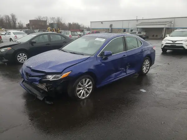 4T1B11HK0JU524806 2018 TOYOTA CAMRY - Image 1