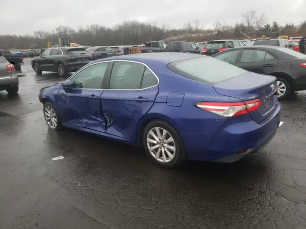 4T1B11HK0JU524806 2018 TOYOTA CAMRY - Image 2