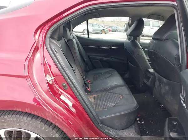 4T1B11HK0JU525048 2018 TOYOTA CAMRY - Image 8
