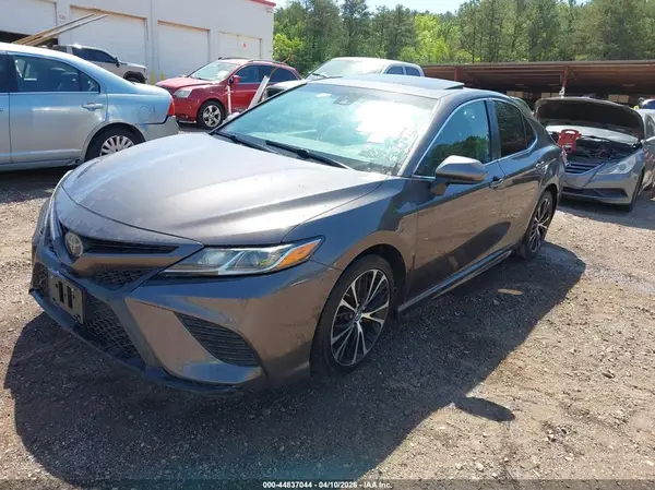 4T1B11HK0JU530170 2018 TOYOTA CAMRY - Image 2