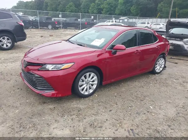 4T1B11HK0JU530802 2018 TOYOTA CAMRY - Image 2