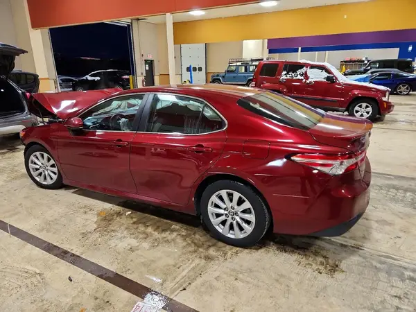 4T1B11HK0JU531660 2018 TOYOTA CAMRY - Image 2