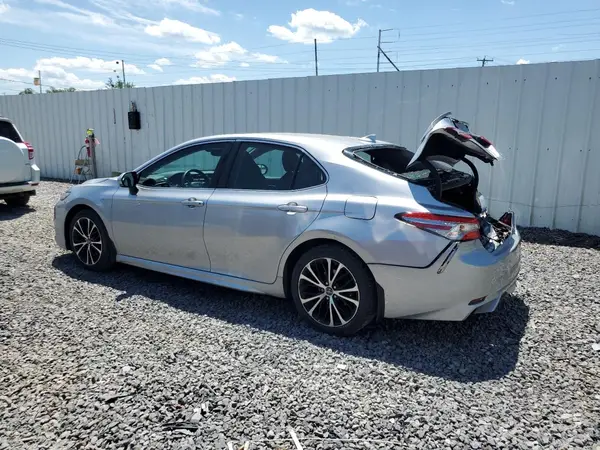 4T1B11HK0JU532999 2018 TOYOTA CAMRY - Image 2