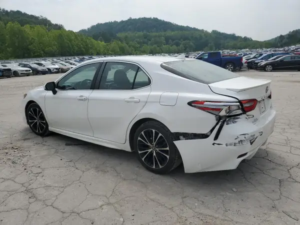 4T1B11HK0JU534610 2018 TOYOTA CAMRY - Image 2