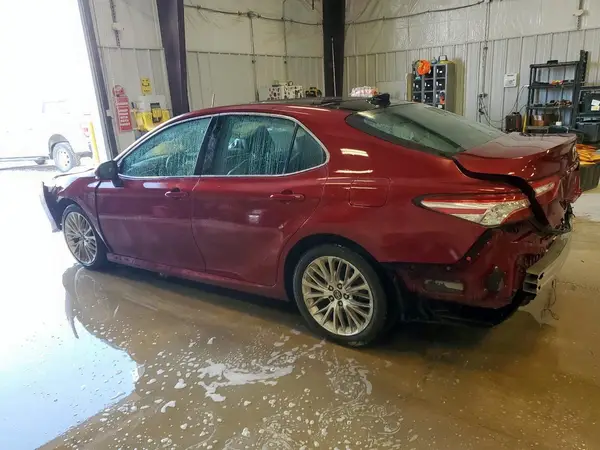 4T1B11HK0JU534929 2018 TOYOTA CAMRY - Image 2