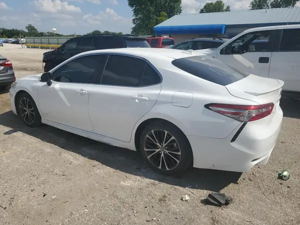 4T1B11HK0JU534932 2018 TOYOTA CAMRY - Image 2