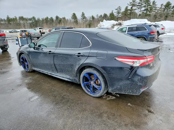 4T1B11HK0JU535224 2018 TOYOTA CAMRY - Image 2